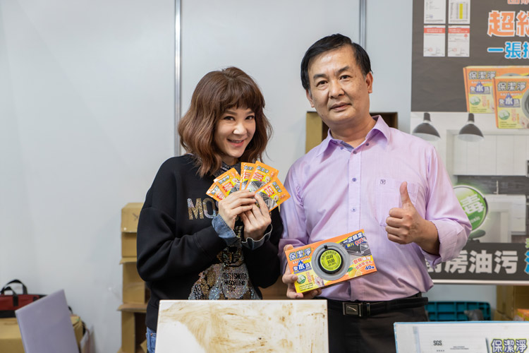 台北建材展現場展覽圍觀群眾